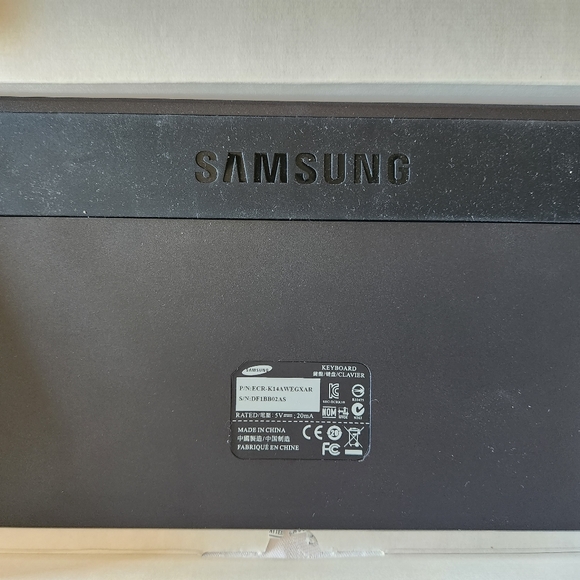 Samsung Galaxy Tab 10.1 Keyboard Dock w/ Bonus Connection Kit/Card Reader - Picture 7 of 9